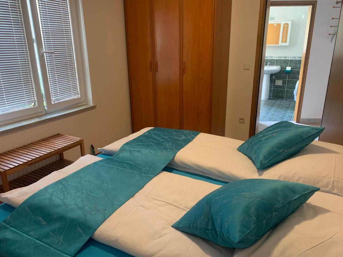 Apartmani Auer Pjescana Uvala Exterior photo