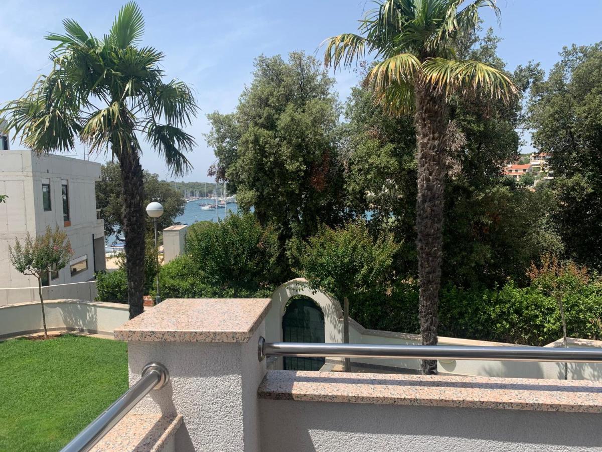 Apartmani Auer Pjescana Uvala Exterior photo