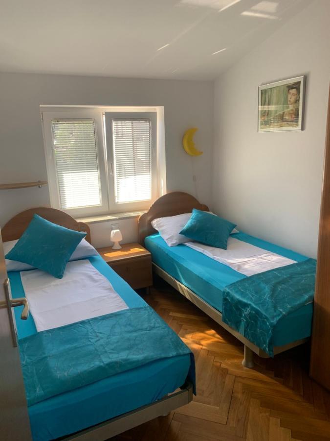 Apartmani Auer Pjescana Uvala Exterior photo