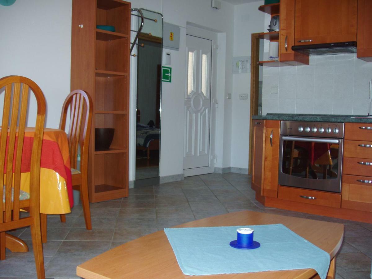 Apartmani Auer Pjescana Uvala Exterior photo